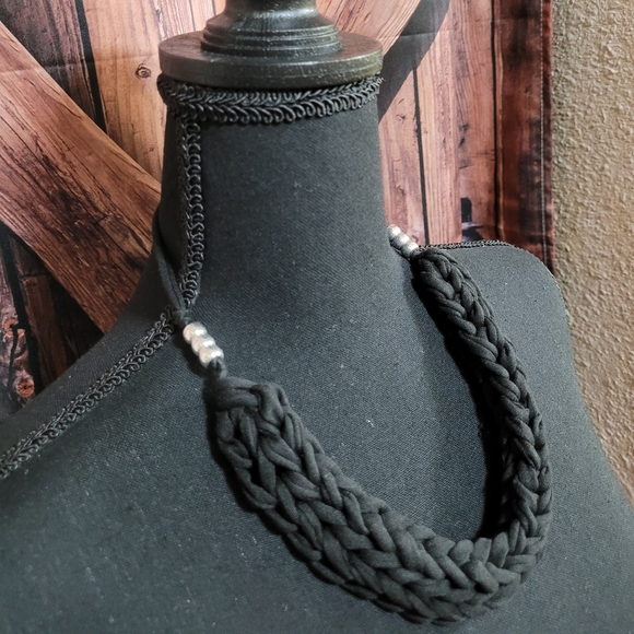 HAND CRAFTED Black SINGLE Knit Necklace - Picture 5 of 7